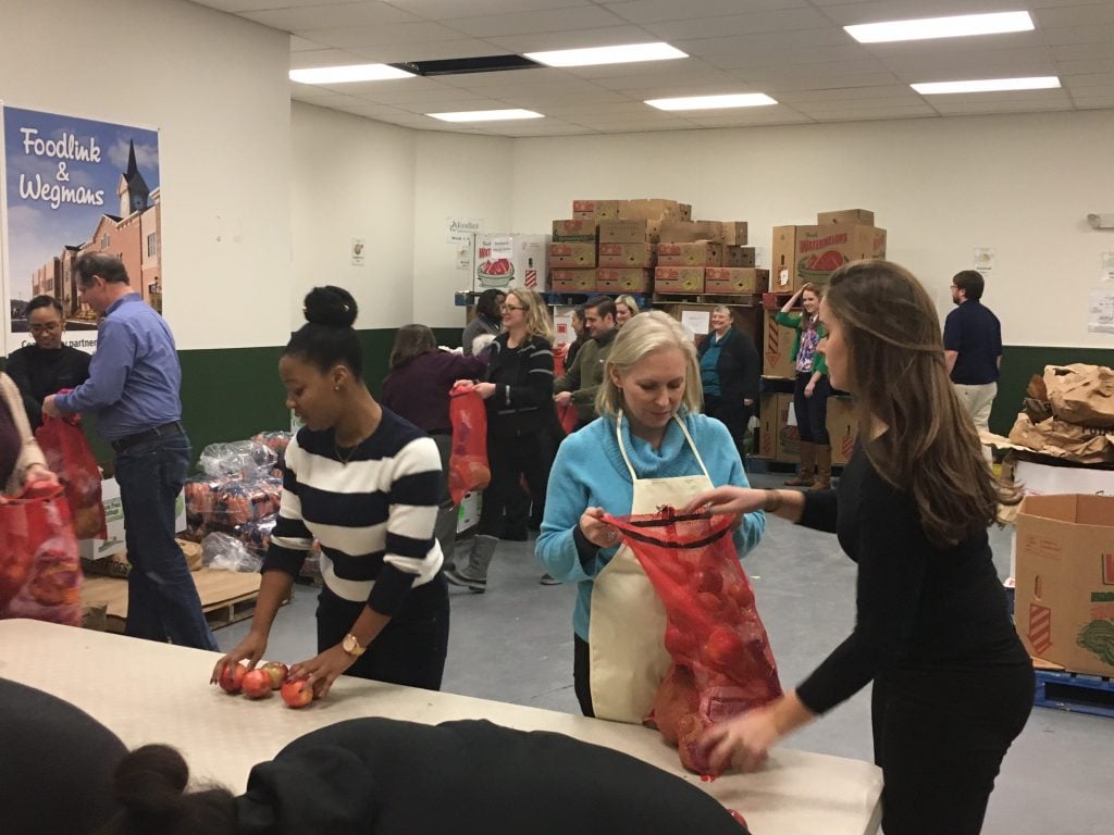 Sen. Kirsten Gillibrand volunteered at Foodlink Dec. 16 by packing holiday produce bags for our partner agencies. 